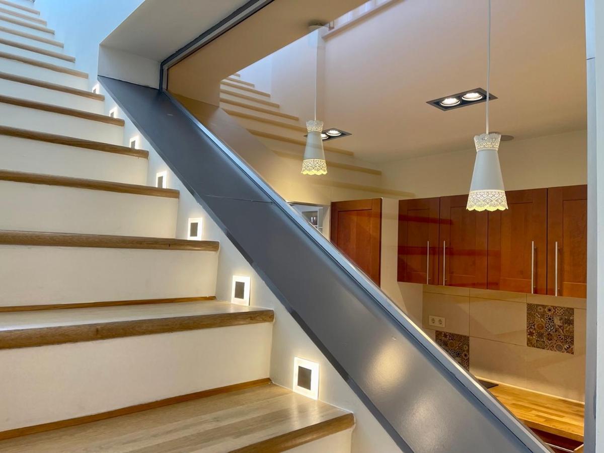 Penthouse W Private Rooftop And Free Parking Budapeste Exterior foto